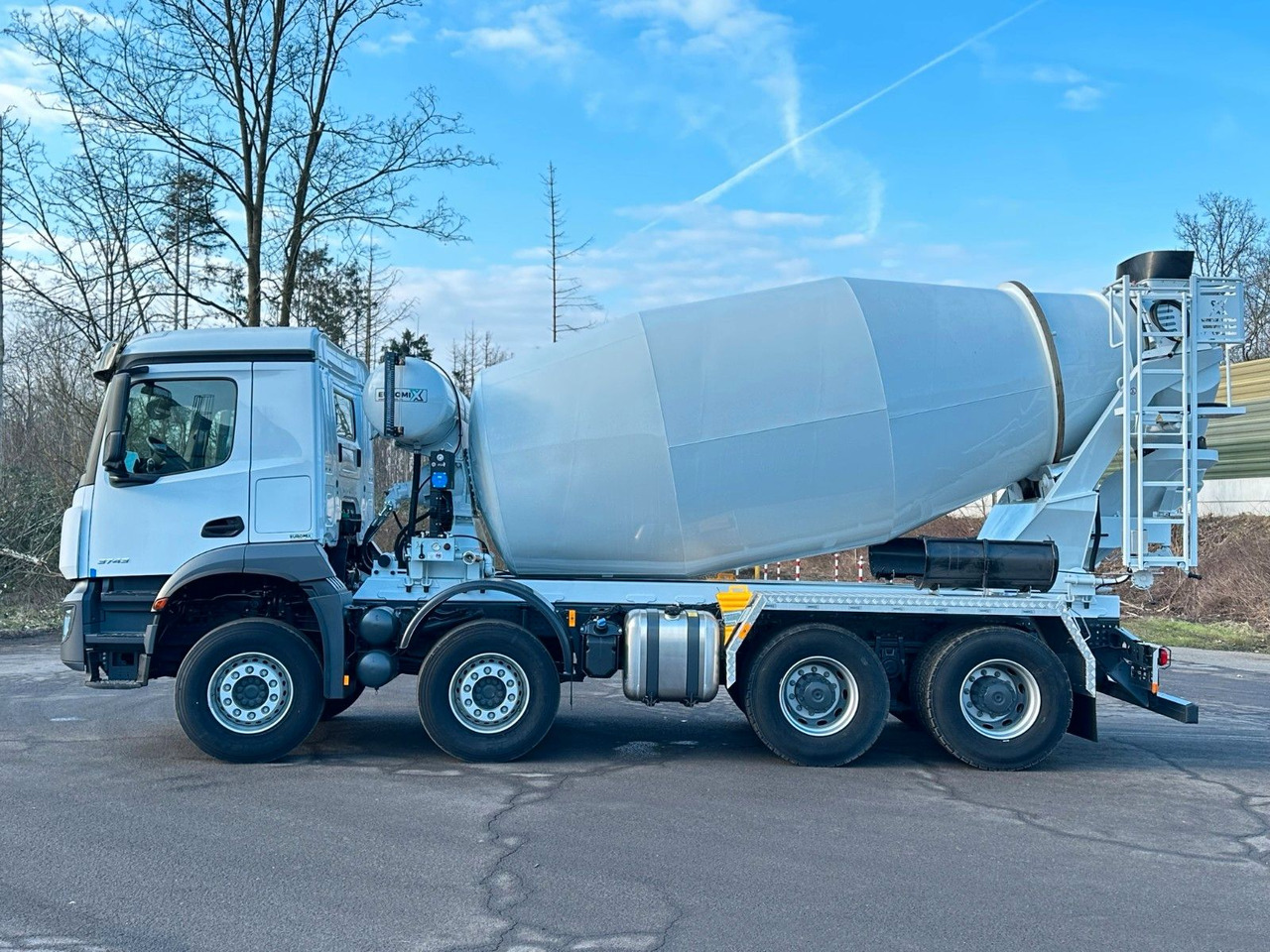 Mercedes-Benz Arocs 5 3743 8X4 / Euro6e EuromixMTP EM 10 L - Fahrmischer: das Bild 2 Mercedes-Benz Arocs 5 3743 8X4 / Euro6e EuromixMTP EM 10 L - Fahrmischer: das Bild 2