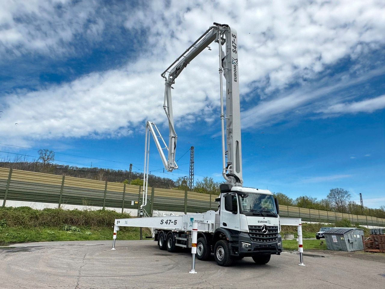 Mercedes-Benz Arocs 5 4542 8x4 SWAN TSP 47-5 160RZ ( 47m ) - Betonpumpe: das Bild 4 Mercedes-Benz Arocs 5 4542 8x4 SWAN TSP 47-5 160RZ ( 47m ) - Betonpumpe: das Bild 4