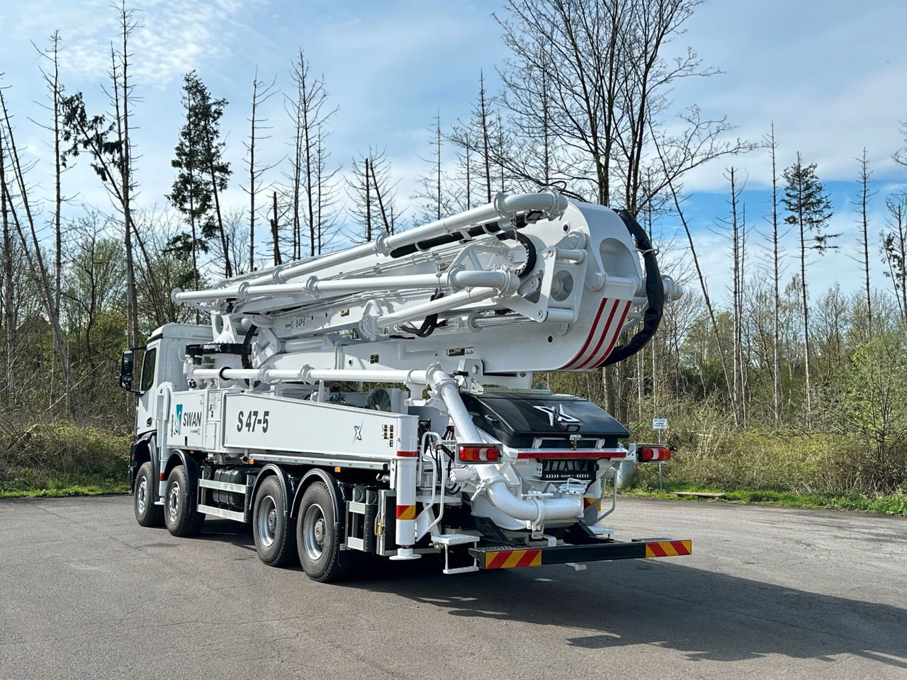 Mercedes-Benz Arocs 5 4542 8x4 SWAN TSP 47-5 160RZ ( 47m ) - Fahrmischer: das Bild 4 Mercedes-Benz Arocs 5 4542 8x4 SWAN TSP 47-5 160RZ ( 47m ) - Fahrmischer: das Bild 4