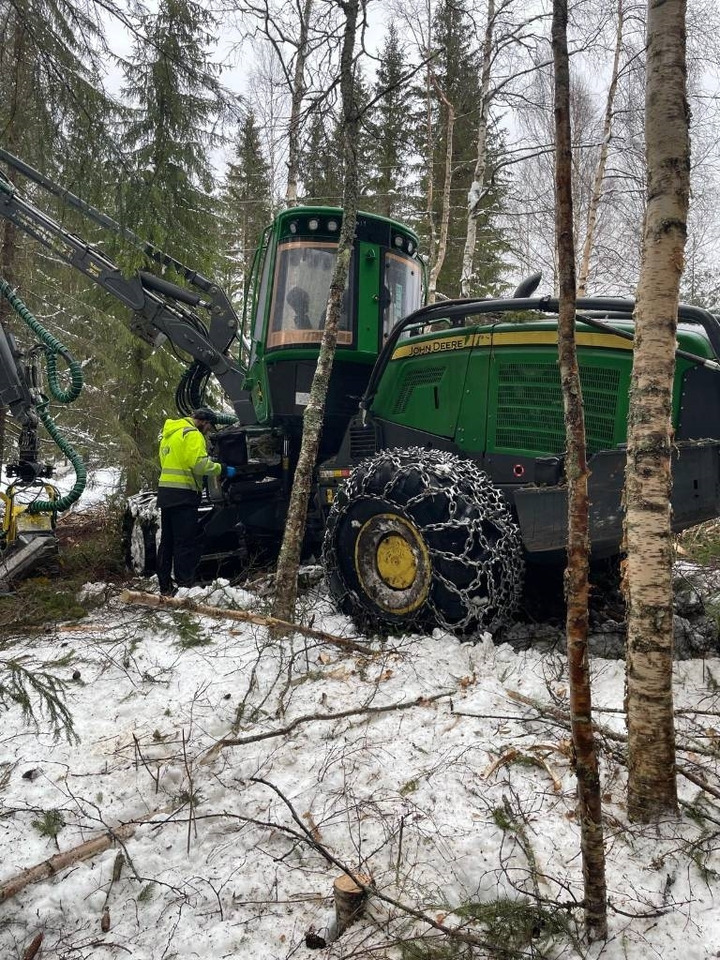 John Deere 1070 G - Harvester: das Bild 4 John Deere 1070 G - Harvester: das Bild 4