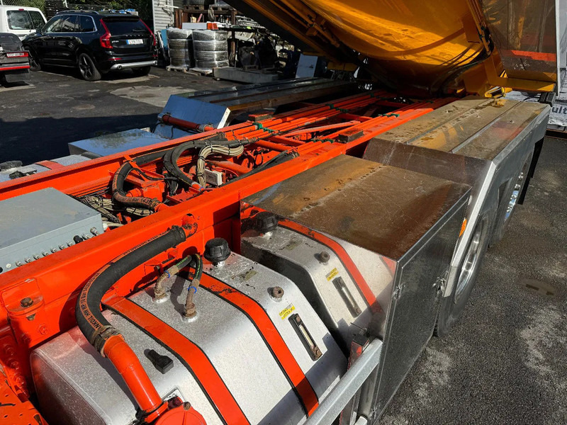 Volvo FMX 450 6x2*4, Combi Sludge / High Pressure-truck, 2017 - Saug-/ Spülfahrzeug: das Bild 4 Volvo FMX 450 6x2*4, Combi Sludge / High Pressure-truck, 2017 - Saug-/ Spülfahrzeug: das Bild 4