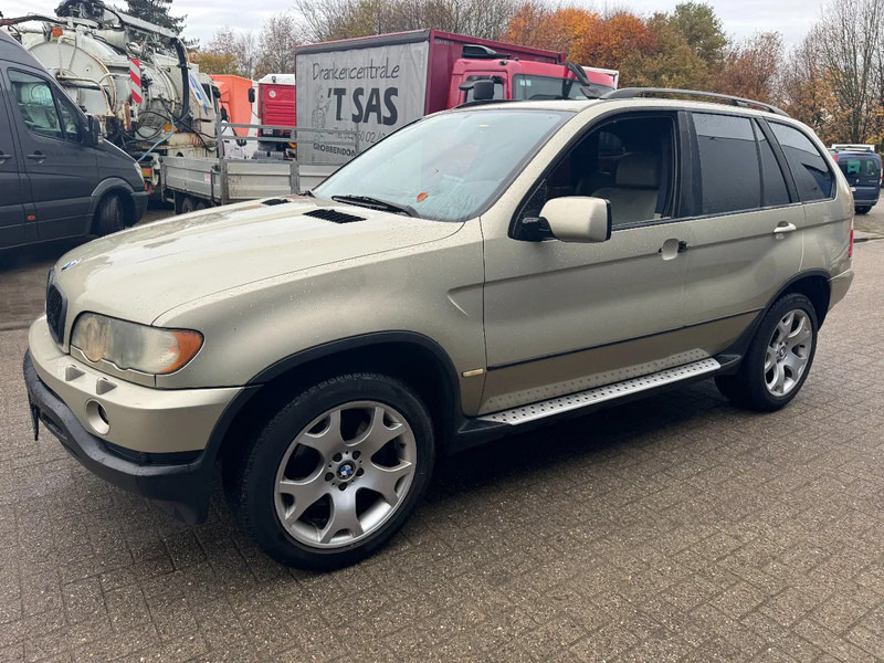 BMW X5 **3.0-PETROL-ESSENCE** - SUV/ Geländewagen: das Bild 1 BMW X5 **3.0-PETROL-ESSENCE** - SUV/ Geländewagen: das Bild 1