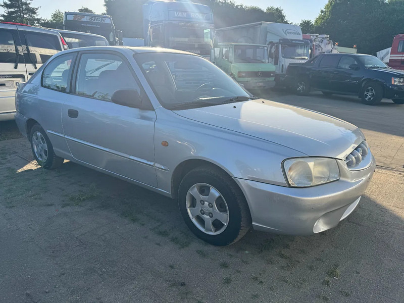 Hyundai Accent **PETROL-ESSENCE-BELGIUM CAR** - PKW: das Bild 3 Hyundai Accent **PETROL-ESSENCE-BELGIUM CAR** - PKW: das Bild 3
