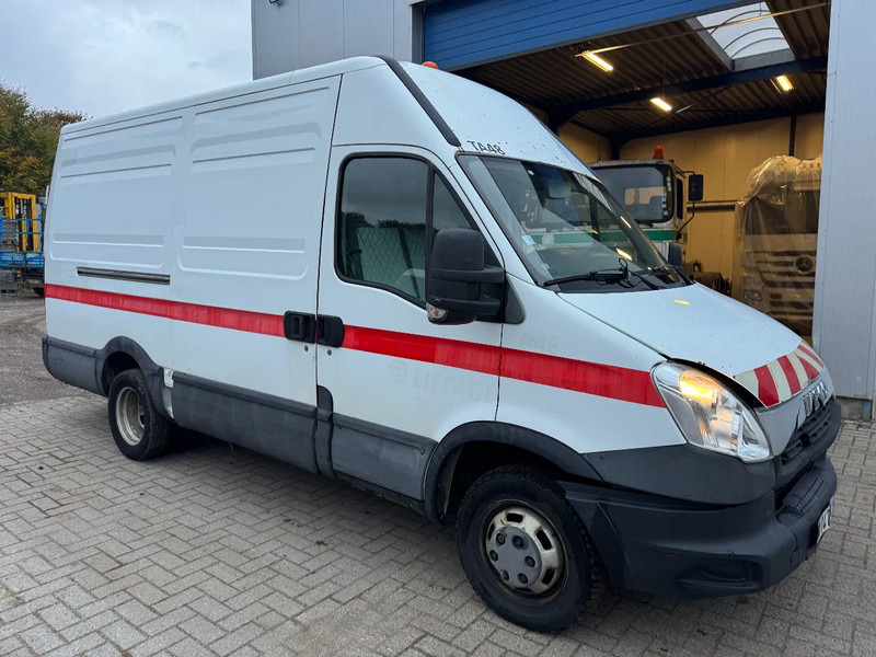 Iveco Daily **35C15-EURO 5-MOTOR 3.0** - Kastenwagen: das Bild 1 Iveco Daily **35C15-EURO 5-MOTOR 3.0** - Kastenwagen: das Bild 1