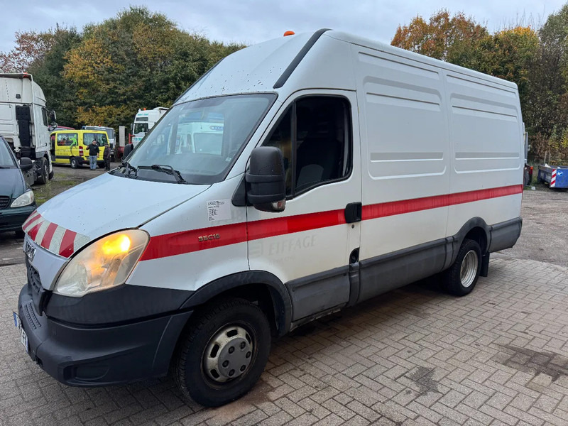 Iveco Daily **35C15-EURO 5-MOTOR 3.0** - Kastenwagen: das Bild 2 Iveco Daily **35C15-EURO 5-MOTOR 3.0** - Kastenwagen: das Bild 2