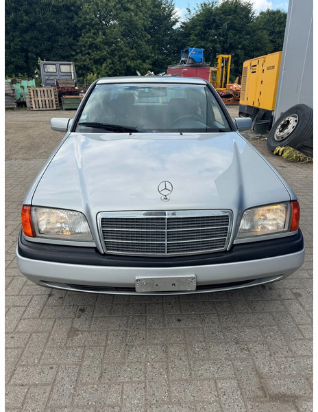 Mercedes-Benz C-Klasse **C250DIESEL+AIRCO** - Limousine: das Bild 2 Mercedes-Benz C-Klasse **C250DIESEL+AIRCO** - Limousine: das Bild 2