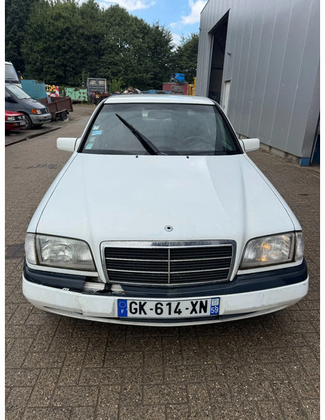 Mercedes-Benz C-Klasse **C250DIESEL** - Limousine: das Bild 2 Mercedes-Benz C-Klasse **C250DIESEL** - Limousine: das Bild 2
