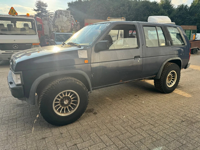 Nissan Terrano **4X4-DIESEL-LONG CHASSIS** - PKW: das Bild 1 Nissan Terrano **4X4-DIESEL-LONG CHASSIS** - PKW: das Bild 1