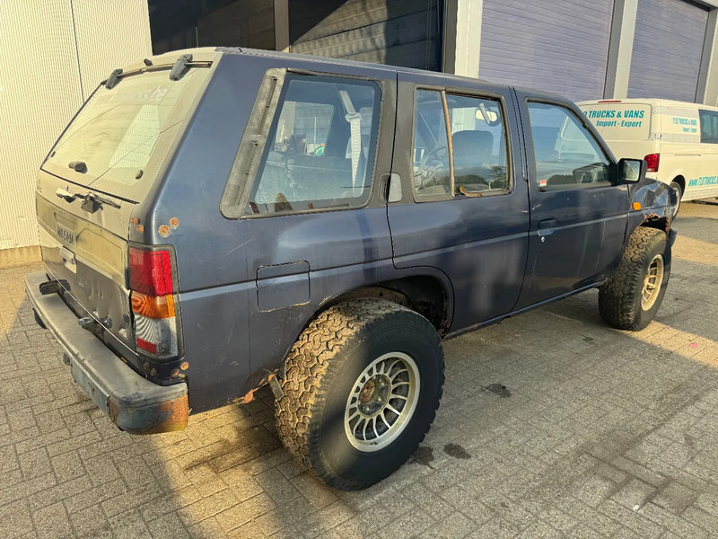Nissan Terrano **4X4-DIESEL-LONG CHASSIS** - PKW: das Bild 4 Nissan Terrano **4X4-DIESEL-LONG CHASSIS** - PKW: das Bild 4