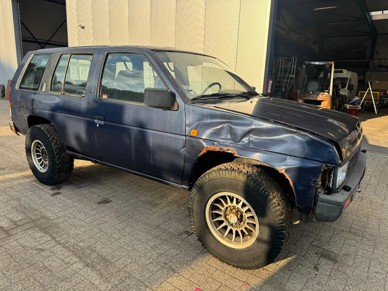 Nissan Terrano **4X4-DIESEL-LONG CHASSIS** - PKW: das Bild 3 Nissan Terrano **4X4-DIESEL-LONG CHASSIS** - PKW: das Bild 3