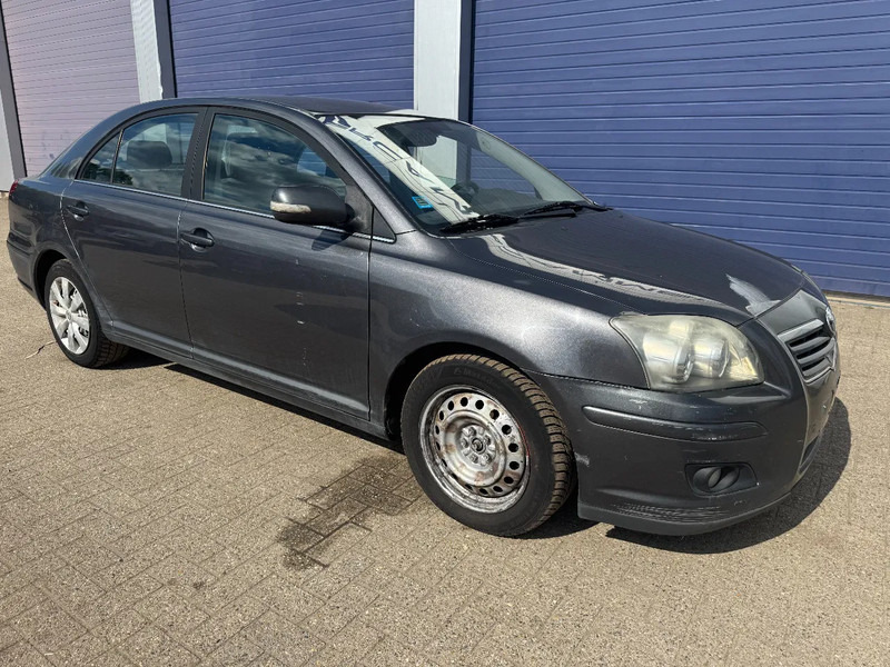Toyota Avensis **DIESEL-AIRCO** - PKW: das Bild 3 Toyota Avensis **DIESEL-AIRCO** - PKW: das Bild 3
