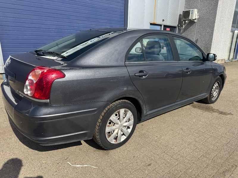 Toyota Avensis **DIESEL-AIRCO** - PKW: das Bild 4 Toyota Avensis **DIESEL-AIRCO** - PKW: das Bild 4