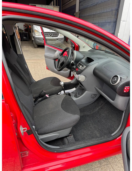 Schrägheck Toyota Aygo **5DOORS-BELGIAN CAR**: das Bild 14