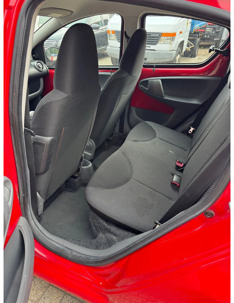 Schrägheck Toyota Aygo **5DOORS-BELGIAN CAR**: das Bild 8