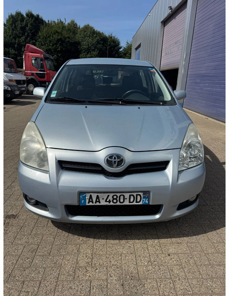 Toyota Corolla Verso **AIRCO-FRENCH CAR** - PKW: das Bild 2 Toyota Corolla Verso **AIRCO-FRENCH CAR** - PKW: das Bild 2