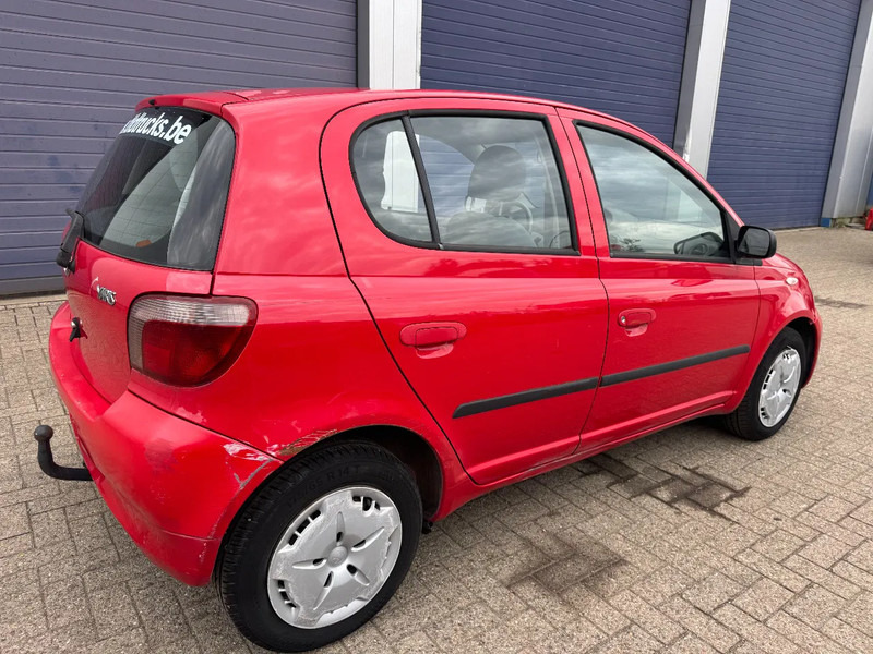 Toyota Yaris **5DOORS-PETROL** - Limousine: das Bild 4 Toyota Yaris **5DOORS-PETROL** - Limousine: das Bild 4