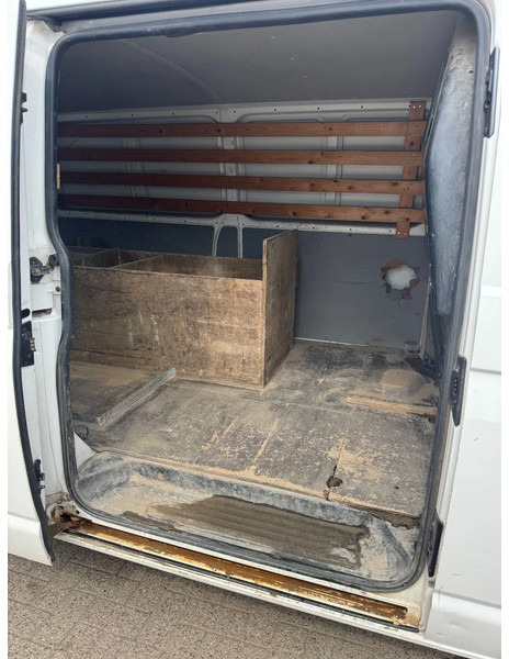 Volkswagen Transporter **2,0-AC-KLIMA** - Kleintransporter: das Bild 4 Volkswagen Transporter **2,0-AC-KLIMA** - Kleintransporter: das Bild 4