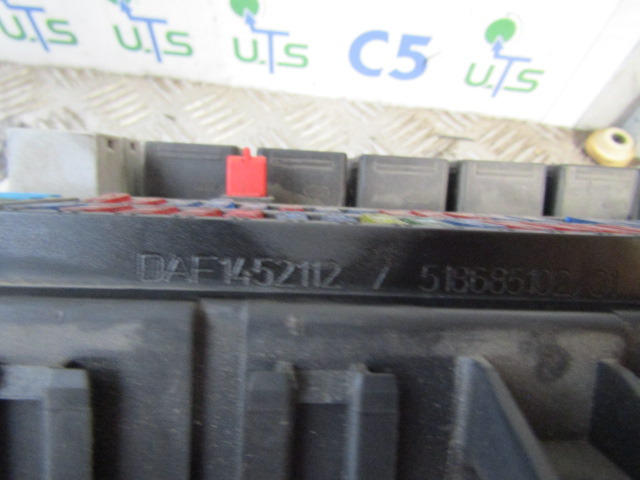 DAF CF 85 FUSE BOARD P/NO 1452112/518685102/01 - Elektrische Ausrüstung für LKW: das Bild 2 DAF CF 85 FUSE BOARD P/NO 1452112/518685102/01 - Elektrische Ausrüstung für LKW: das Bild 2