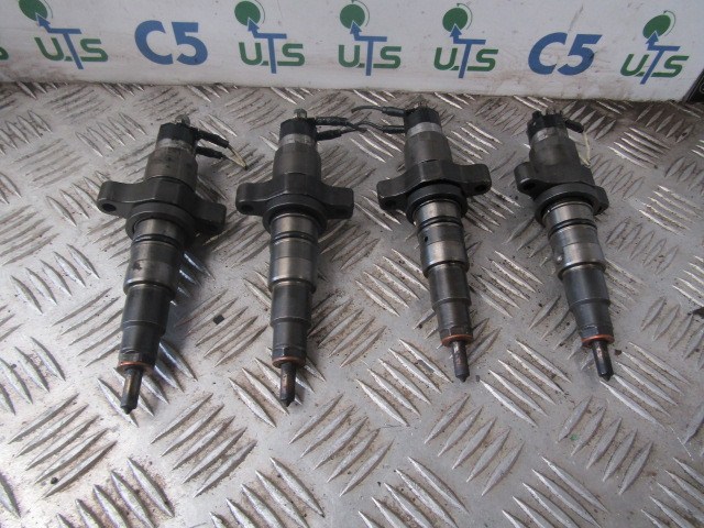 DAF LF 45 EURO 3 INJECTORS (4) P/NO 0445120-007 - Kraftstoffaufbereitung/ Kraftstoffförderung für LKW: das Bild 1 DAF LF 45 EURO 3 INJECTORS (4) P/NO 0445120-007 - Kraftstoffaufbereitung/ Kraftstoffförderung für LKW: das Bild 1