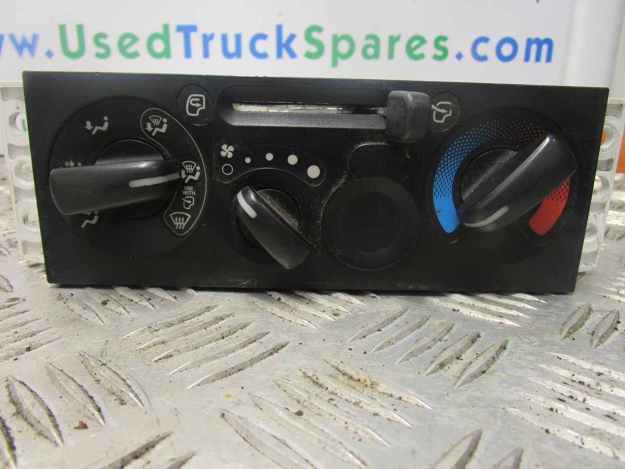 ISUZU N75 4HK1 HEATER CONTROL UNIT - Fahrerhaus und Interieur für LKW: das Bild 1 ISUZU N75 4HK1 HEATER CONTROL UNIT - Fahrerhaus und Interieur für LKW: das Bild 1
