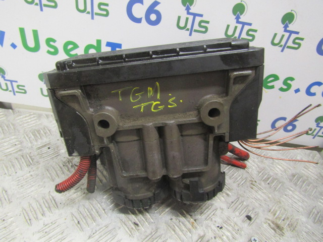 MAN TGS/TGX EBS MODULATOR P/NO 81.52106.6042 / K020024N00 - Bremsteile für LKW: das Bild 1 MAN TGS/TGX EBS MODULATOR P/NO 81.52106.6042 / K020024N00 - Bremsteile für LKW: das Bild 1