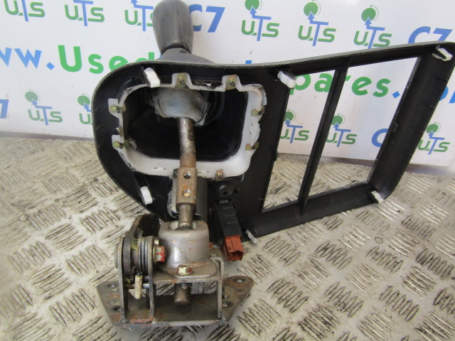 MITSUBISHI 3C11 / 3C13 GEAR LEVER ASSEMBLY COMPLETE - Fahrerhaus und Interieur für LKW: das Bild 2 MITSUBISHI 3C11 / 3C13 GEAR LEVER ASSEMBLY COMPLETE - Fahrerhaus und Interieur für LKW: das Bild 2