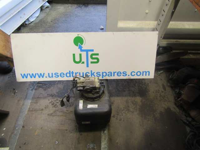 MITSUBISHI FUSO 7C15 AD BLUE TANK COMPLETE P/NO ML212662 - Kraftstofftank für LKW: das Bild 1 MITSUBISHI FUSO 7C15 AD BLUE TANK COMPLETE P/NO ML212662 - Kraftstofftank für LKW: das Bild 1