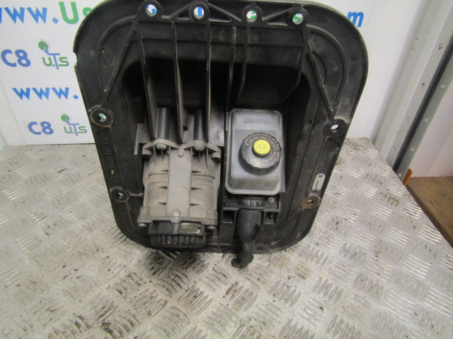 RENAULT MIDLUM DCI PEDAL BOX INC BRAKE VALVE + CLUTCH CYLINDER - Fahrerhaus und Interieur für LKW: das Bild 3 RENAULT MIDLUM DCI PEDAL BOX INC BRAKE VALVE + CLUTCH CYLINDER - Fahrerhaus und Interieur für LKW: das Bild 3