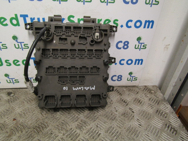 RENAULT MIDLUM DXI FUSEBOARD P/NO 518849401 - Elektrische Ausrüstung für LKW: das Bild 3 RENAULT MIDLUM DXI FUSEBOARD P/NO 518849401 - Elektrische Ausrüstung für LKW: das Bild 3