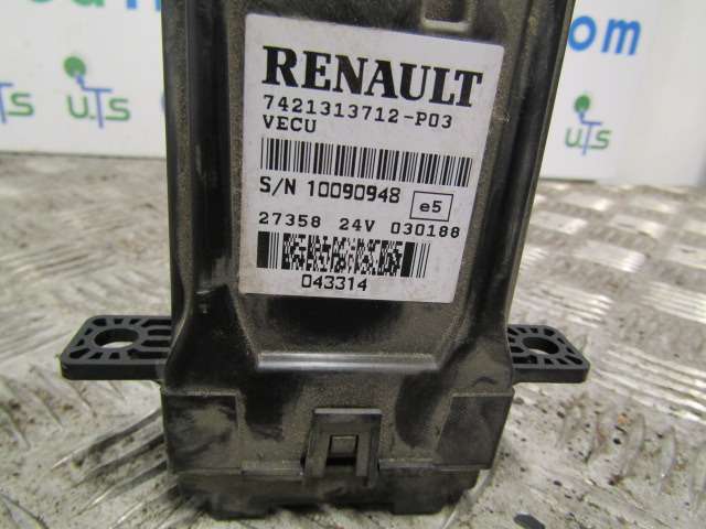 RENAULT MIDLUM DXI VECU MODULE P/NO 7421313712-PO3 - Elektrische Ausrüstung für LKW: das Bild 2 RENAULT MIDLUM DXI VECU MODULE P/NO 7421313712-PO3 - Elektrische Ausrüstung für LKW: das Bild 2