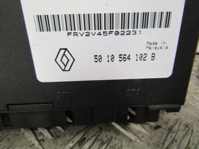 RENAULT MIDLUM VEHICLE BODY ECU P/NO 5010564102B / 461470002008 - Steuergerät für LKW: das Bild 2 RENAULT MIDLUM VEHICLE BODY ECU P/NO 5010564102B / 461470002008 - Steuergerät für LKW: das Bild 2