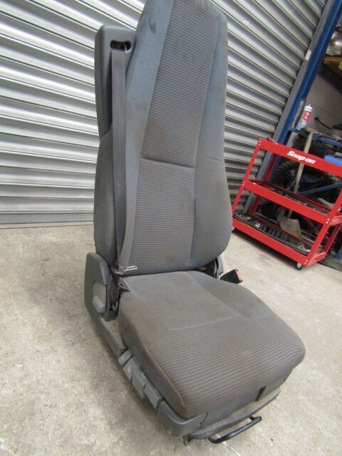 VOLVO FE DRIVER SEAT (AIR) SUITS 2007/13 - Fahrerhaus und Interieur für LKW: das Bild 3 VOLVO FE DRIVER SEAT (AIR) SUITS 2007/13 - Fahrerhaus und Interieur für LKW: das Bild 3