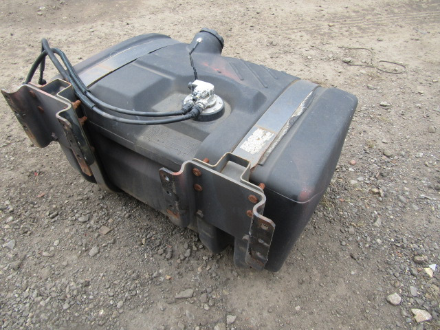 VOLVO FE FUEL TANK 300 LITRE P/NO 20823454 - Kraftstofftank für LKW: das Bild 2 VOLVO FE FUEL TANK 300 LITRE P/NO 20823454 - Kraftstofftank für LKW: das Bild 2