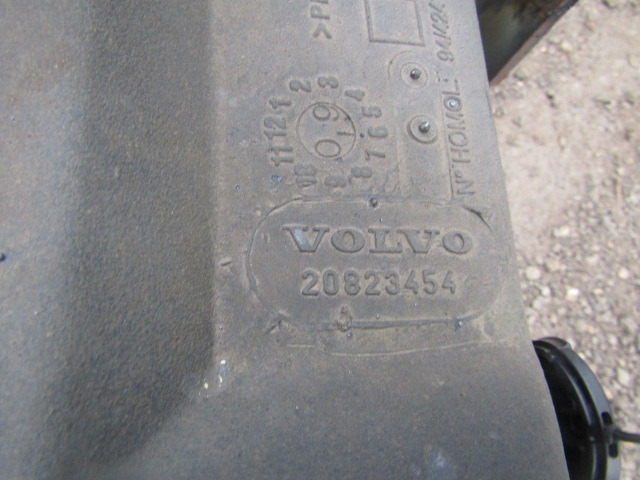 VOLVO FE FUEL TANK 300 LITRE P/NO 20823454 - Kraftstofftank für LKW: das Bild 3 VOLVO FE FUEL TANK 300 LITRE P/NO 20823454 - Kraftstofftank für LKW: das Bild 3