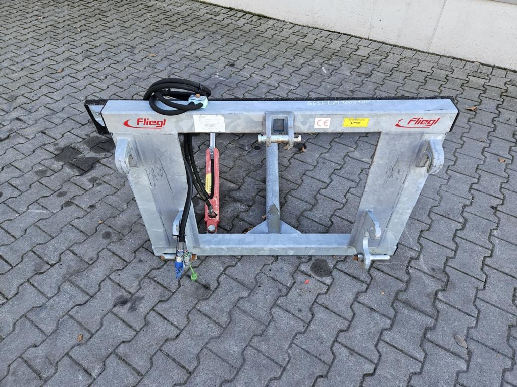 Fliegl Gummi-Schiebeschild - Frontlader für Traktor: das Bild 3 Fliegl Gummi-Schiebeschild - Frontlader für Traktor: das Bild 3