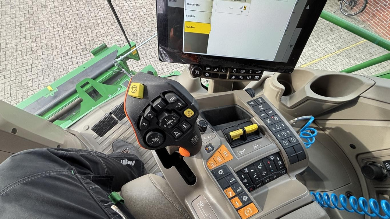 John Deere MÄHDRESCHER T5700 MY25 - Mähdrescher: das Bild 4 John Deere MÄHDRESCHER T5700 MY25 - Mähdrescher: das Bild 4