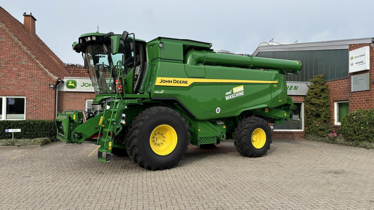 John Deere MÄHDRESCHER T5700 MY25 - Mähdrescher: das Bild 1 John Deere MÄHDRESCHER T5700 MY25 - Mähdrescher: das Bild 1