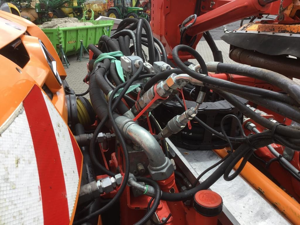 Kommunal-/ Sonderfahrzeug Mercedes-Benz UNIMOG U 527: das Bild 15