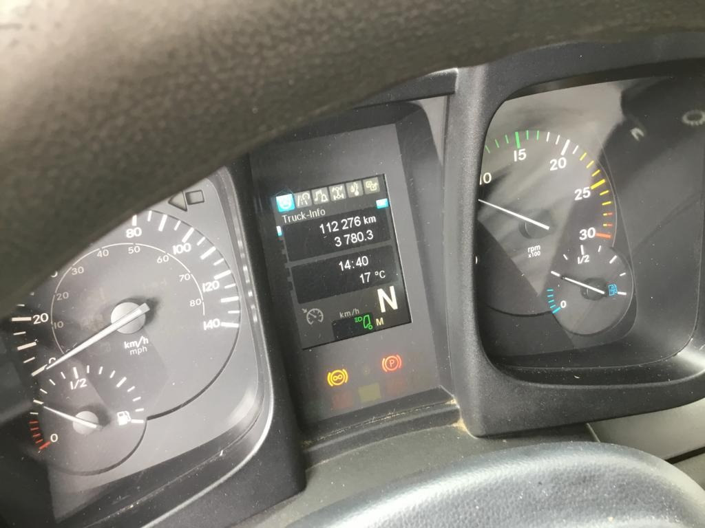 Kommunal-/ Sonderfahrzeug Mercedes-Benz UNIMOG U 527: das Bild 35