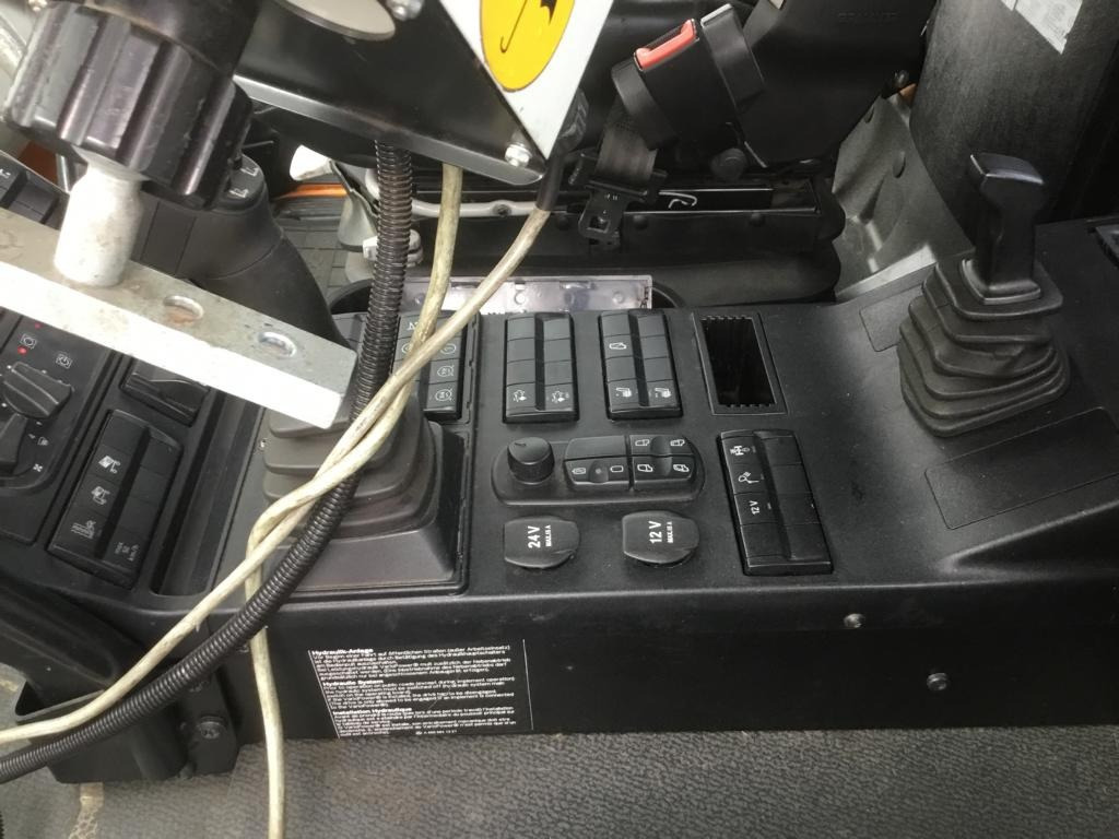 Kommunal-/ Sonderfahrzeug Mercedes-Benz UNIMOG U 527: das Bild 34