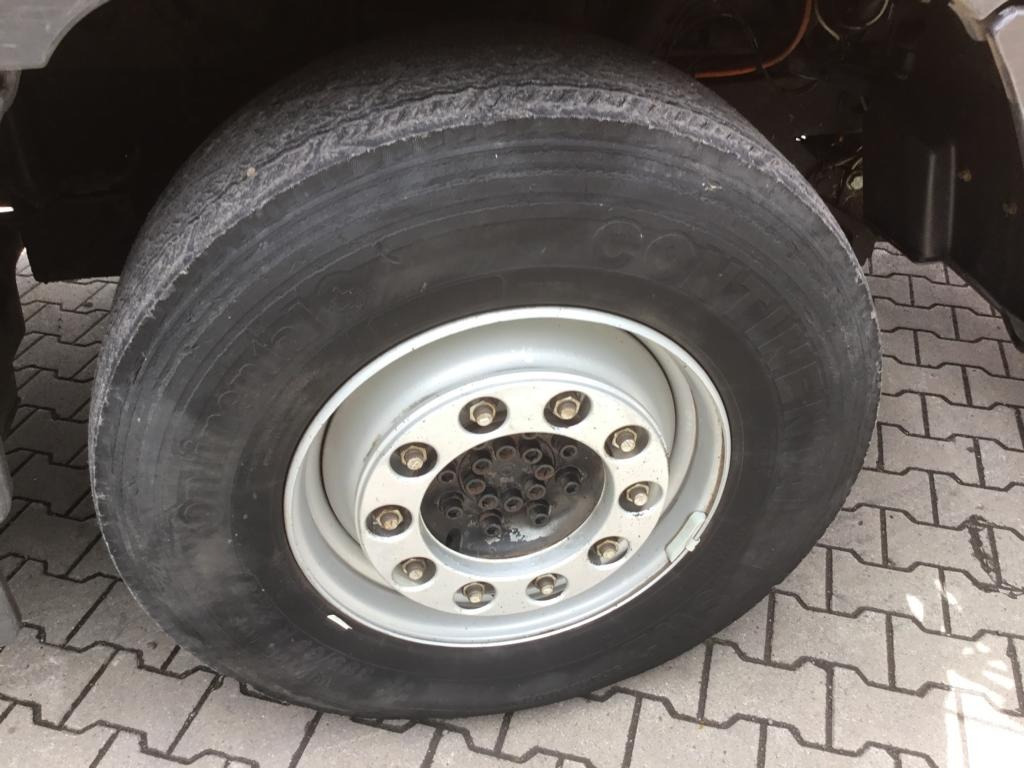 Kommunal-/ Sonderfahrzeug Mercedes-Benz UNIMOG U 527: das Bild 8