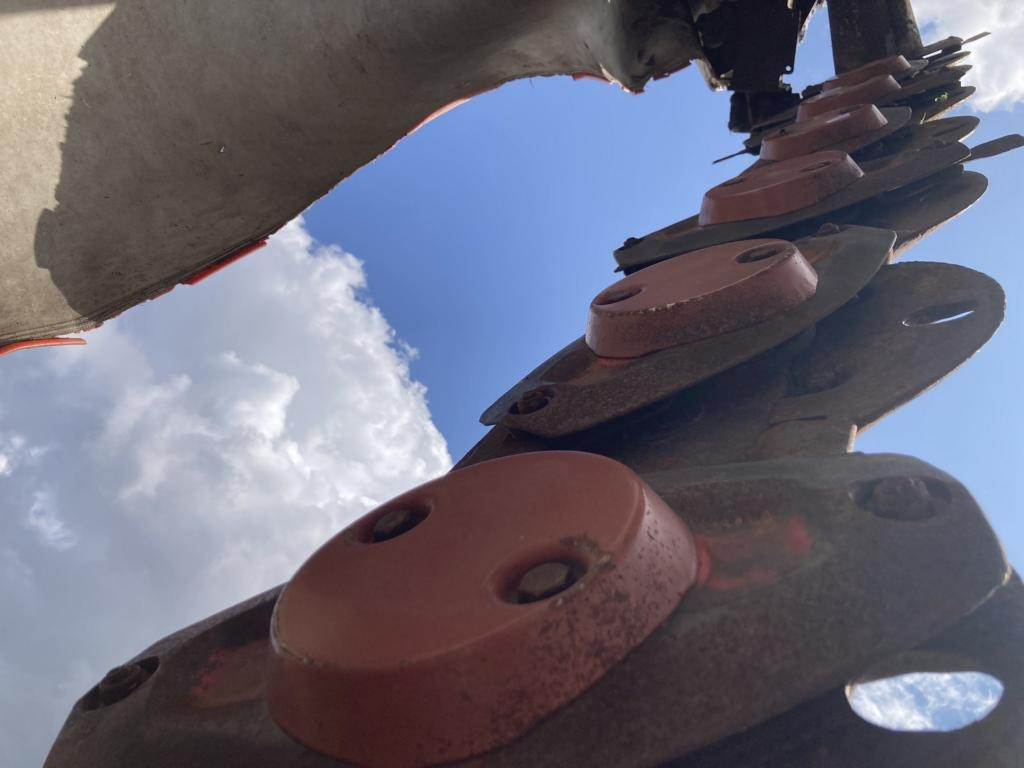 Kuhn GMD 883 - Mähwerk: das Bild 2 Kuhn GMD 883 - Mähwerk: das Bild 2