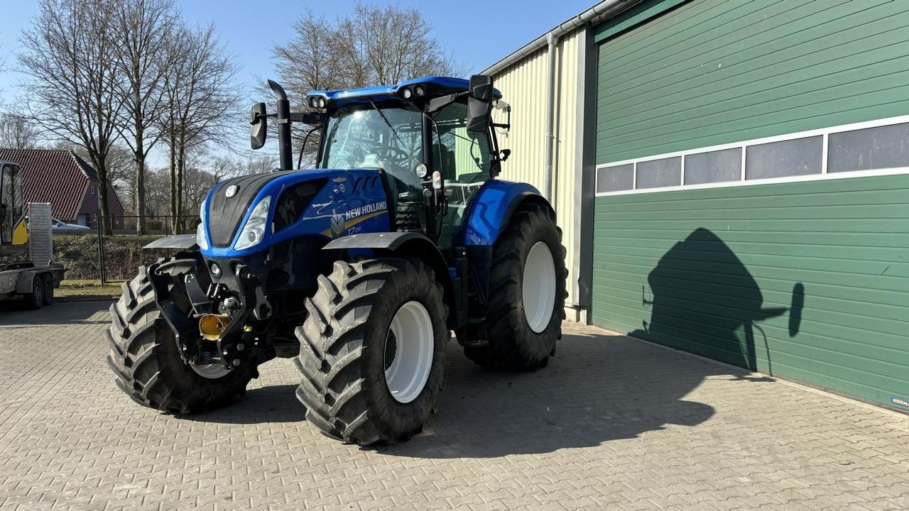 New Holland T 7.210 - Traktor: das Bild 1 New Holland T 7.210 - Traktor: das Bild 1