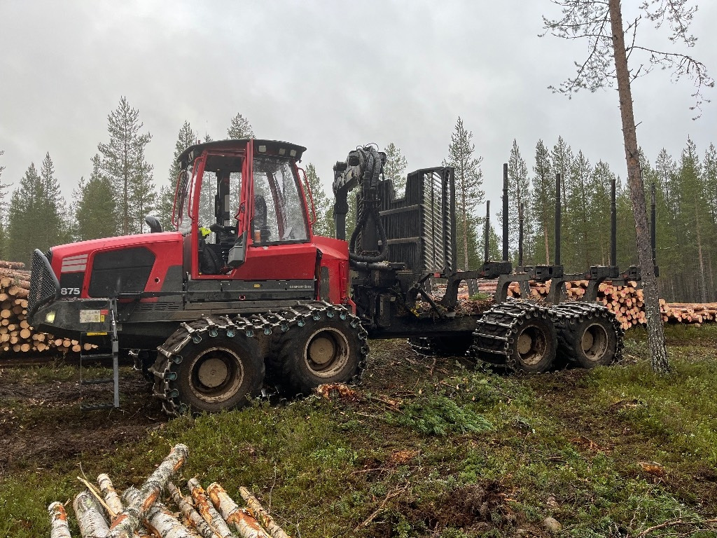 Komatsu 875 - Forwarder: das Bild 3 Komatsu 875 - Forwarder: das Bild 3