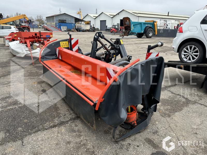 KUBOTA DM4032 - Mähwerk: das Bild 1 KUBOTA DM4032 - Mähwerk: das Bild 1