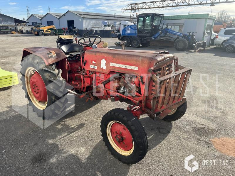 Mc Cormick D326 - Traktor: das Bild 4 Mc Cormick D326 - Traktor: das Bild 4