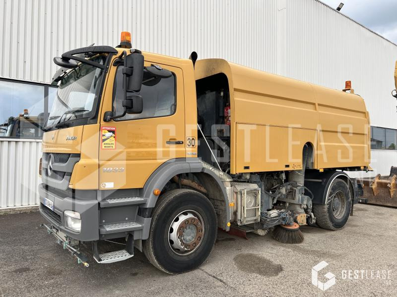 Mercedes AXOR 1833 - Kehrmaschine: das Bild 1 Mercedes AXOR 1833 - Kehrmaschine: das Bild 1
