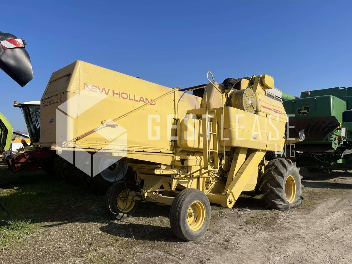 New Holland CLAYSON 1540 - Mähdrescher: das Bild 2 New Holland CLAYSON 1540 - Mähdrescher: das Bild 2