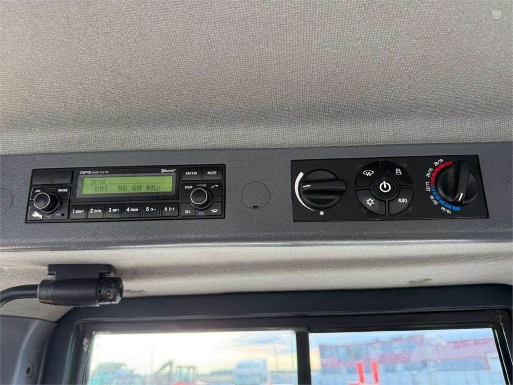 Radlader Hyundai HL 955: das Bild 14