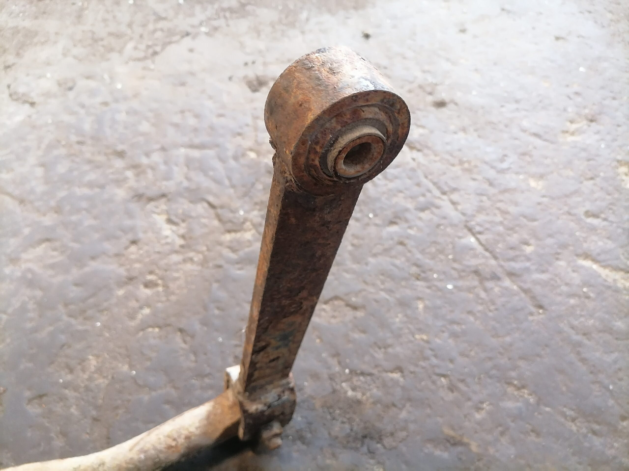 MAN Anti-roll bar 81437156074 - Stabilisator für LKW: das Bild 4 MAN Anti-roll bar 81437156074 - Stabilisator für LKW: das Bild 4